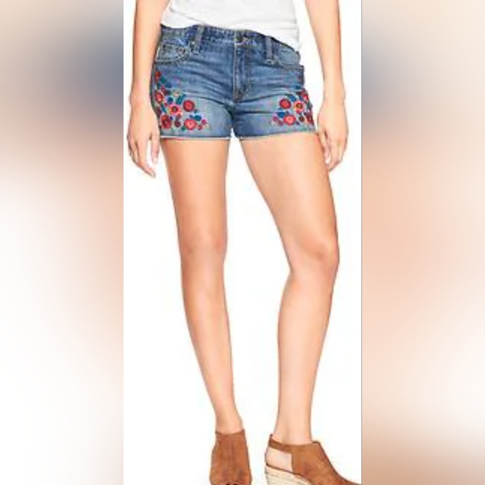 GAP shorts